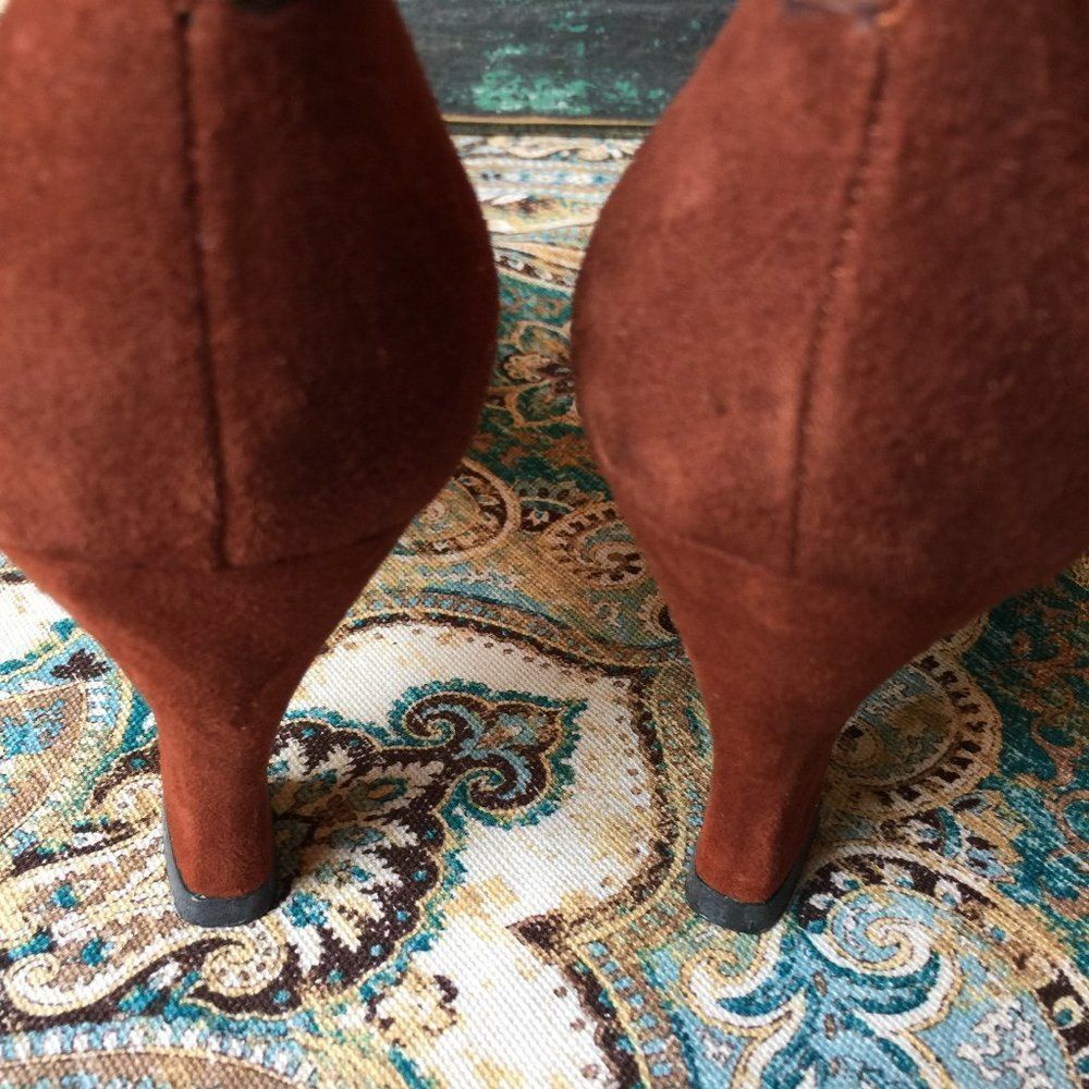 Bandolino Brown Suede Pump EUC 7 Vintage - Picture 3 of 7